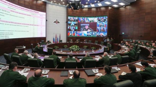 Битва за господство над Европой. Генштаб старательно изображает хромую утку