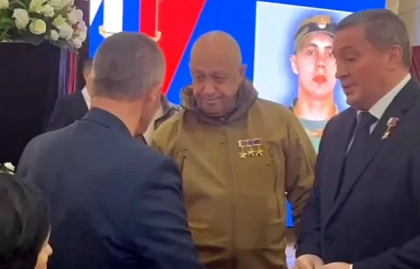 Евгений Пригожин появился на публике с тремя Золотыми звёздами Героя