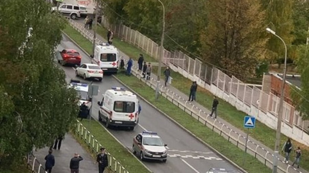 Неизвестный открыл стрельбу в школе в Ижевске, есть раненые и погибшие