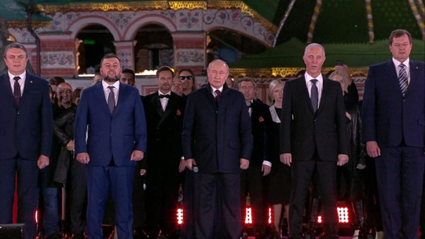 Президент поблагодарил героев Донбасса трехкратным "Ура"