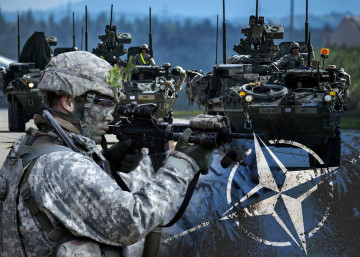 Танки и БТР у границ России