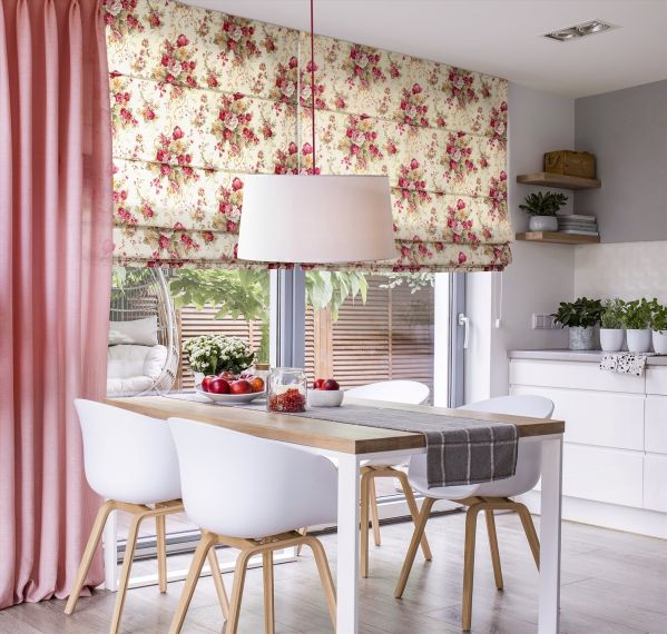 Современные шторы на кухню: украшаем интерьер