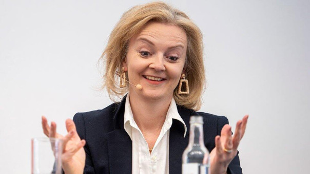 Лиз Трасс успешно «валит» фунт стерлингов