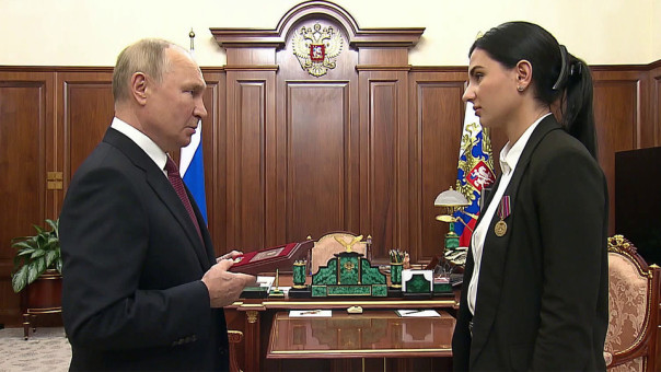 В.В. Путин передал дочери Ольги Качуры (Корса) Звезду Героя России