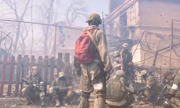 Знаменитый командир морпехов с красным рюкзаком "Струна" получил звание Героя России