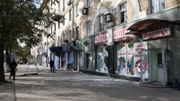 Украинские боевики выпустили по ДНР 367 снарядов и ракет, один человек погиб, 14 ранены