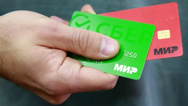 В Киргизии треть банков приостановили обслуживание российских карт "Мир"