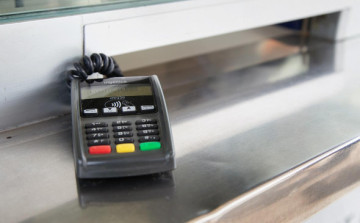 Российские банки начнут установку терминалов для карт «Мир» за границей