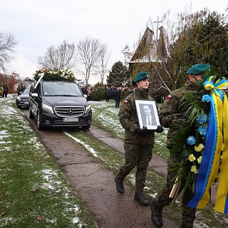 Похороны польского тракториста, убитого укроракетой