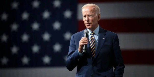 Байден прокомментировал уход России из Херсона