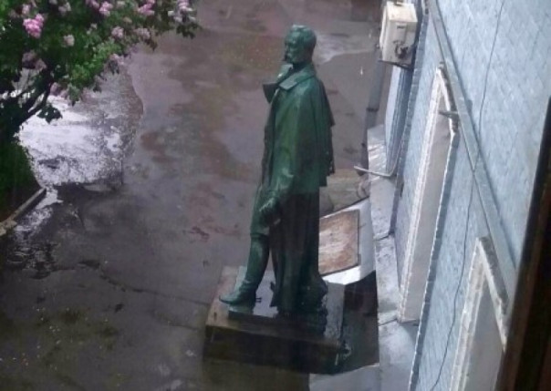 Царь-Освободитель — узник киевского двора. Владимир Скачко