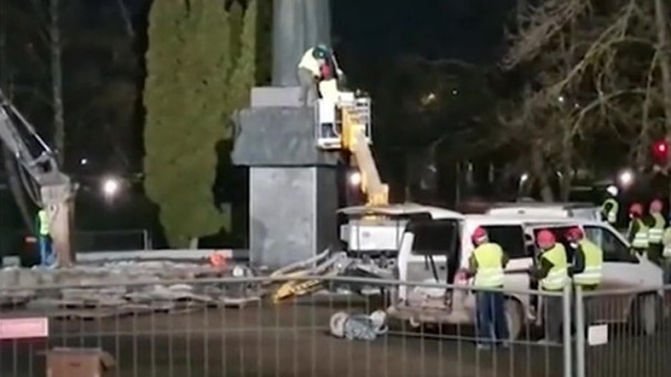 В Латвии осквернена братская могила советских воинов