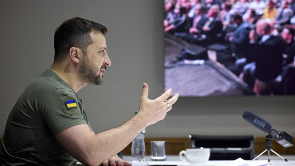 Киев выбрасывает белый флаг. Холодный душ из русских ракет