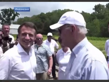 «Больше, чем моя голова»: Байден восхитился бицепсами русского оператора