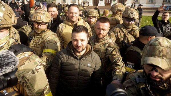 "Тремя шагами к миру" Зеленский кличет войну. Владимир Скачко