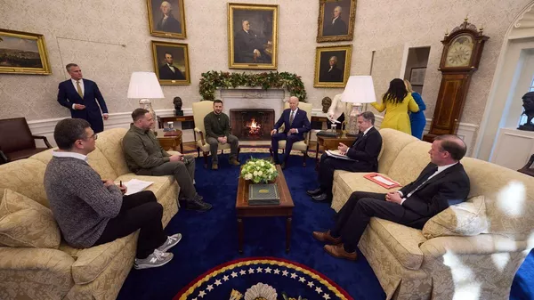 "Такого Белый дом еще не видел": в сети обсуждают одежду представителей Киева на встрече с Байденом