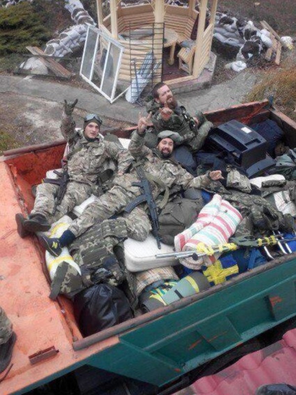 Иностранные наемники жалуются на украинских мародёров. «Снимают буквально всё!»