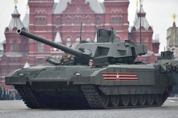 Чемезов подтвердил, что "Армата" стоит на вооружении армии