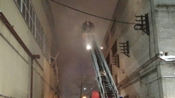 В Петербурге возник пожар на территории завода "Звезда"