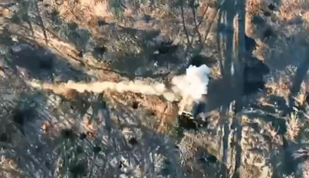 Новые кадры боя на северо-западных окрестностях Песок от батальона «Сомали».