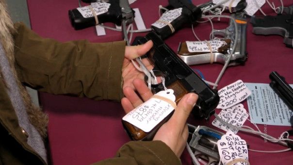 Американки взялись за оружие