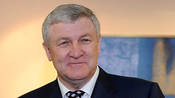 Суд заочно арестовал экс-главу минобороны Украины за госизмену