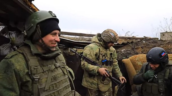 31 декабря. Передовая. Окопы. Пехота встречает Новый год.