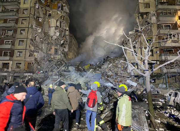 При разборе завалов жилого дома в Днепре обнаружили тела 25 человек