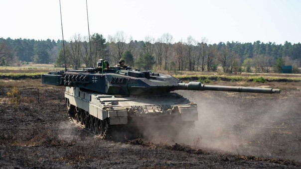 Немецкие танки на Украине или Знамя Победы над Берлином?