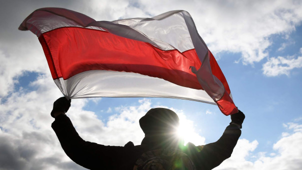 Из беглых в ябатьки: зачем Лукашенко зовет политбеженцев в Белоруссию