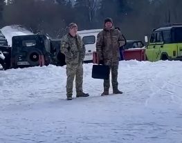 В Карпатах начали выдавать повестки украинским туристам прямо на горнолыжных спусках