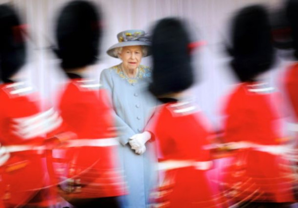 Британское несоответствие: не по мистеру папаха победителя. Владимир Скачко