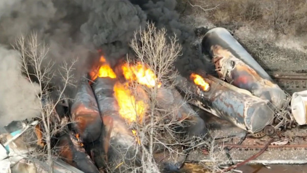 В США сошел с рельсов поезд с опасными веществами