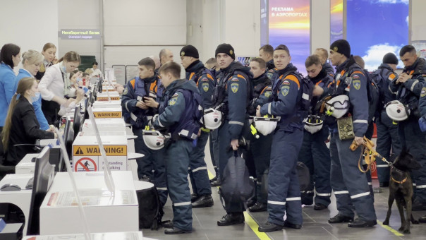 Более сотни российских спасателей прибыли в Турцию для помощи после землетрясения