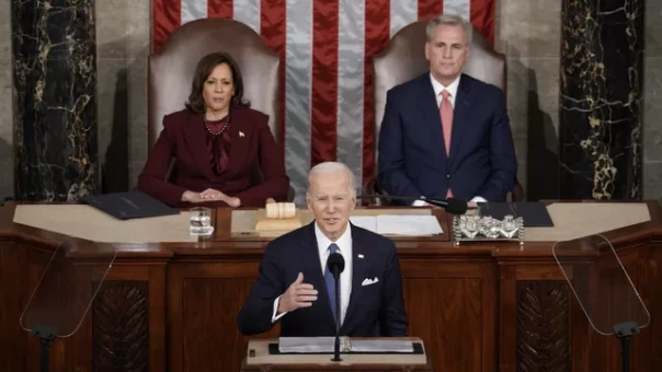 "Мы с вами до самого конца". Как Байден лукавил о помощи США Киеву