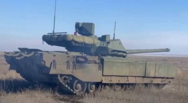 Опубликованы первые кадры применения танка Т-14 «Армата» в зоне СВО