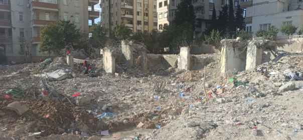 В Турции арестовали восемь человек в связи с обрушением зданий