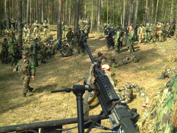 Что подарить страйкболисту на 23 февраля?