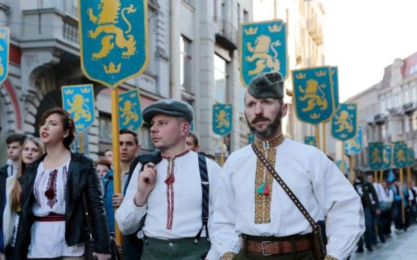 Обида бандеровских «гегемонов»: ненька – ненькой, а пушечное мясо – врозь