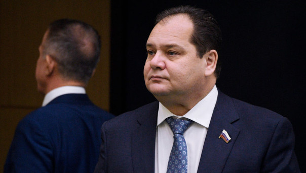 Губернатор ЕАО пригрозил США судом из-за моральных страданий от непопадания под санкции