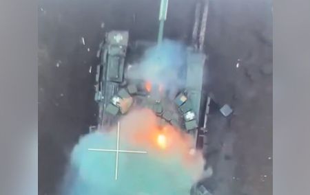 Танк ВСУ словил трехочковый