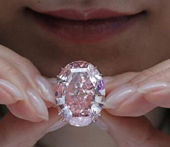 Гонконг нарастил закупки российских алмазов почти в 20 раз