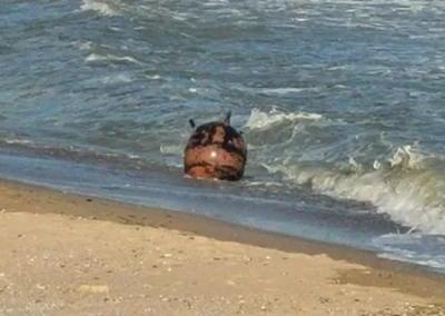 Под Одессой взорвавшаяся барражирующая мина разрушила прибрежные дома