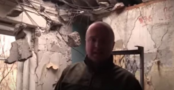 Дети снимают, как Украина обстреливает их дом в Донецке (спецрепортаж Патрика Ланкастера)