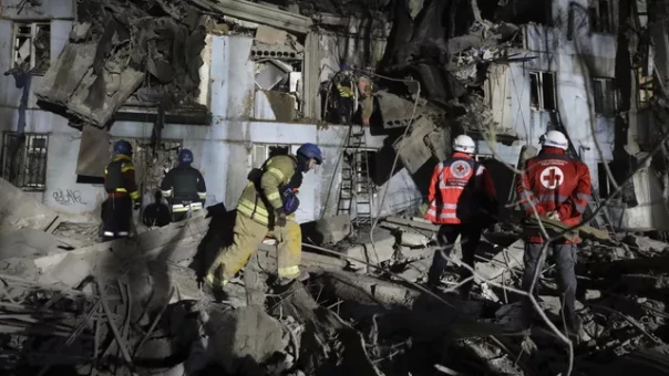 Ракета украинской ПВО упала на многоэтажку в Запорожье, есть жертвы