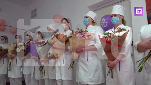 Военнослужащие поздравили медсестер с 8 Марта в зоне спецоперации