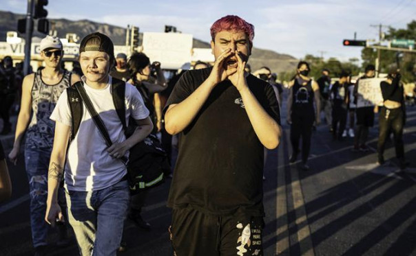 Дети правят миром — а кто правит детьми?