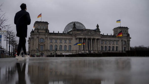 Der Tagesspiegel: для защиты от экстремистов вокруг Рейхстага выроют ров и поставят забор