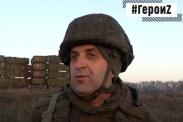 Две гранаты и патроны