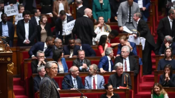 Во Франции приняли закон о повышении пенсионного возраста до 64 лет